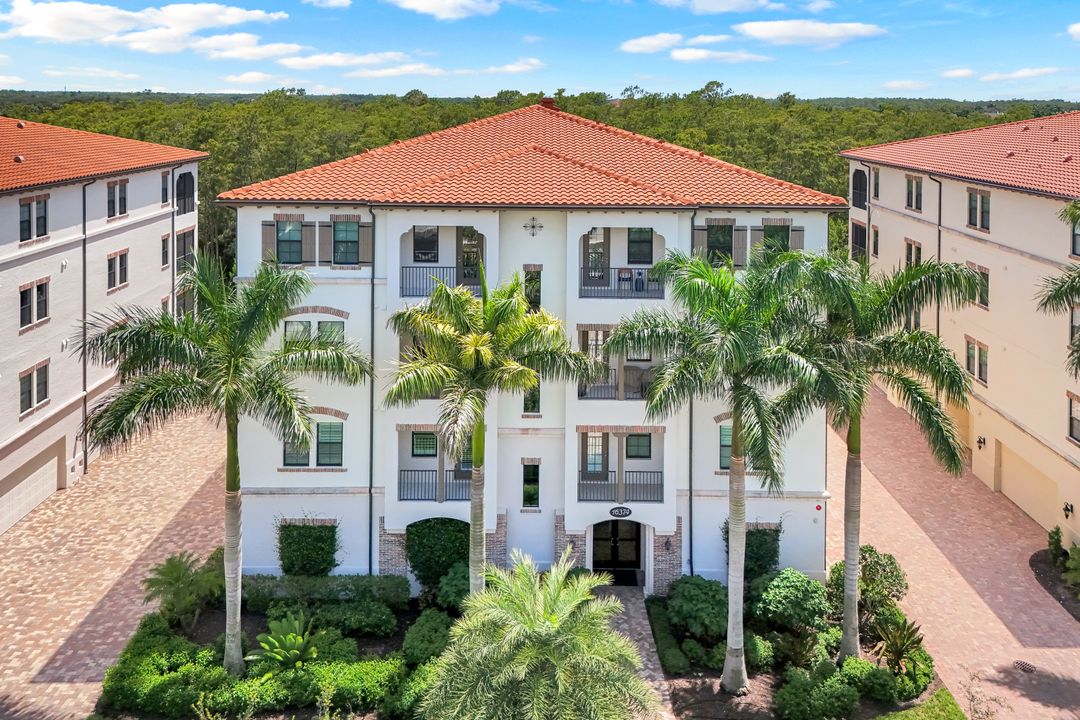 16374 Viansa Wy #302, Naples, FL 34110