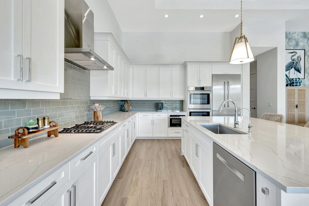 3344 Kumamoto Ln, Naples, FL 34114