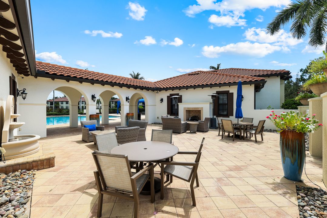 15114 Palmer Lake Cir #203, Naples, FL 34109