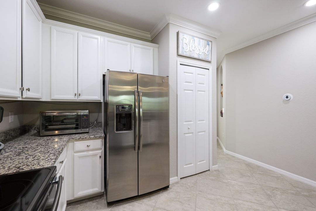 2028 Wellington St, Naples, FL 34120