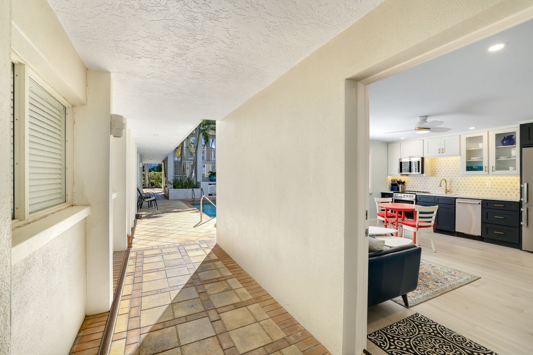 175 5th Ave S #107, Naples, FL 34102