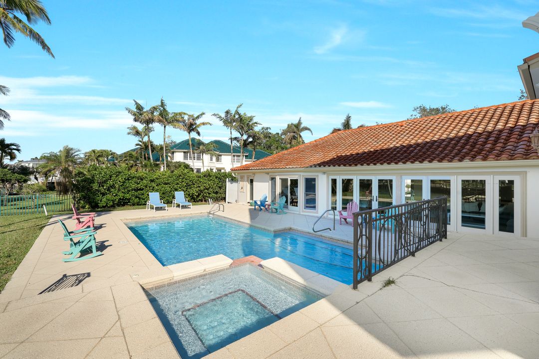 350 Bowline Bend, Naples, FL 34103