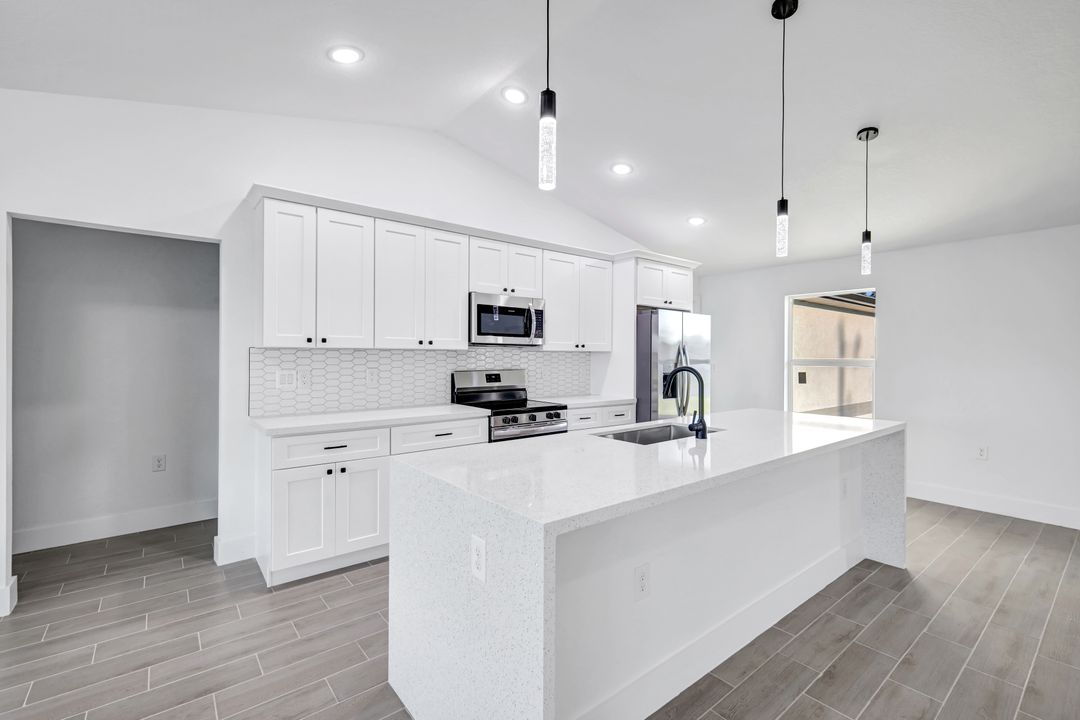 2223 NW 25th St, Cape Coral, FL 33993