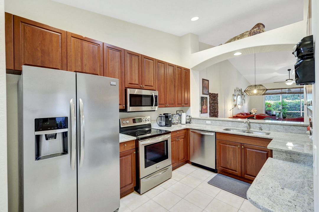 6254 Mandalay Cir, Naples, FL 34112