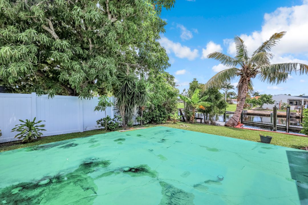 5333 Cocoa Ct, Cape Coral, FL 33904