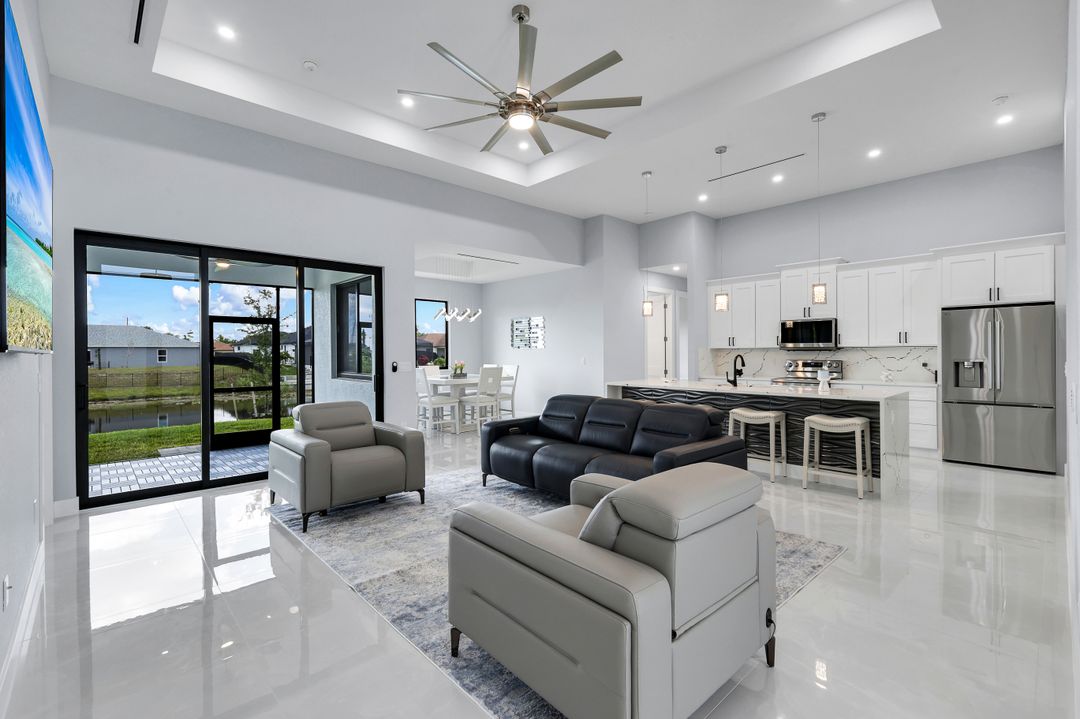 313 NE 5th St, Cape Coral, FL 33990