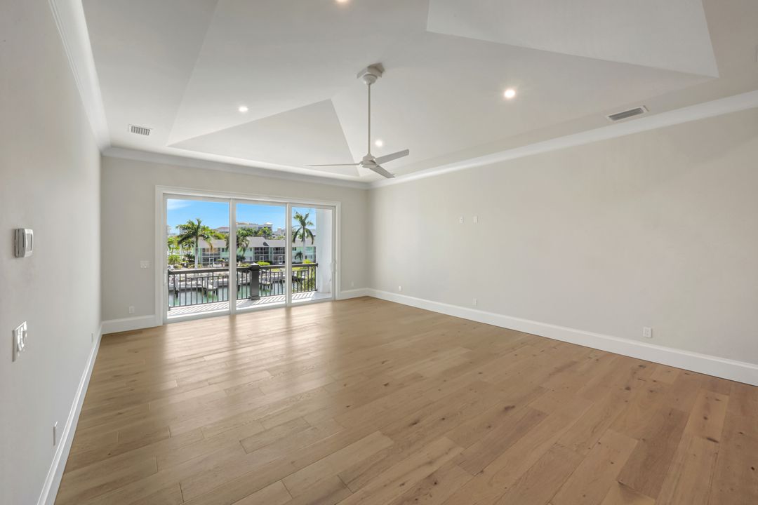 860 Banyan Ct, Marco Island, FL 34145