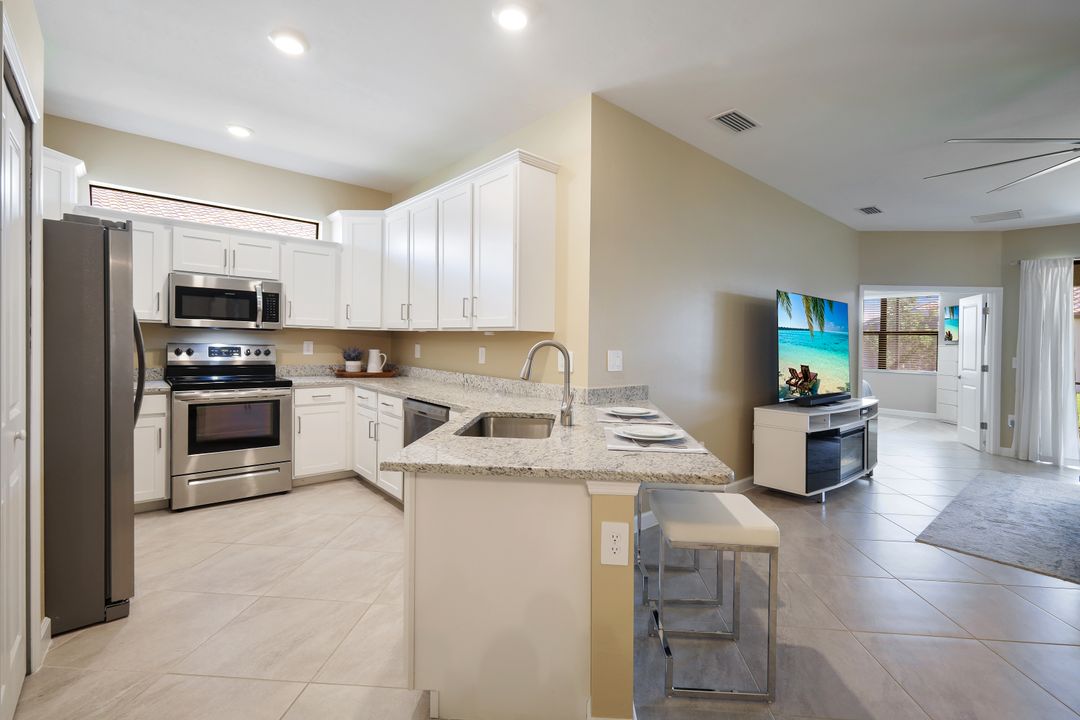 14050 Pine Lodge Ln, Fort Myers, FL 33913