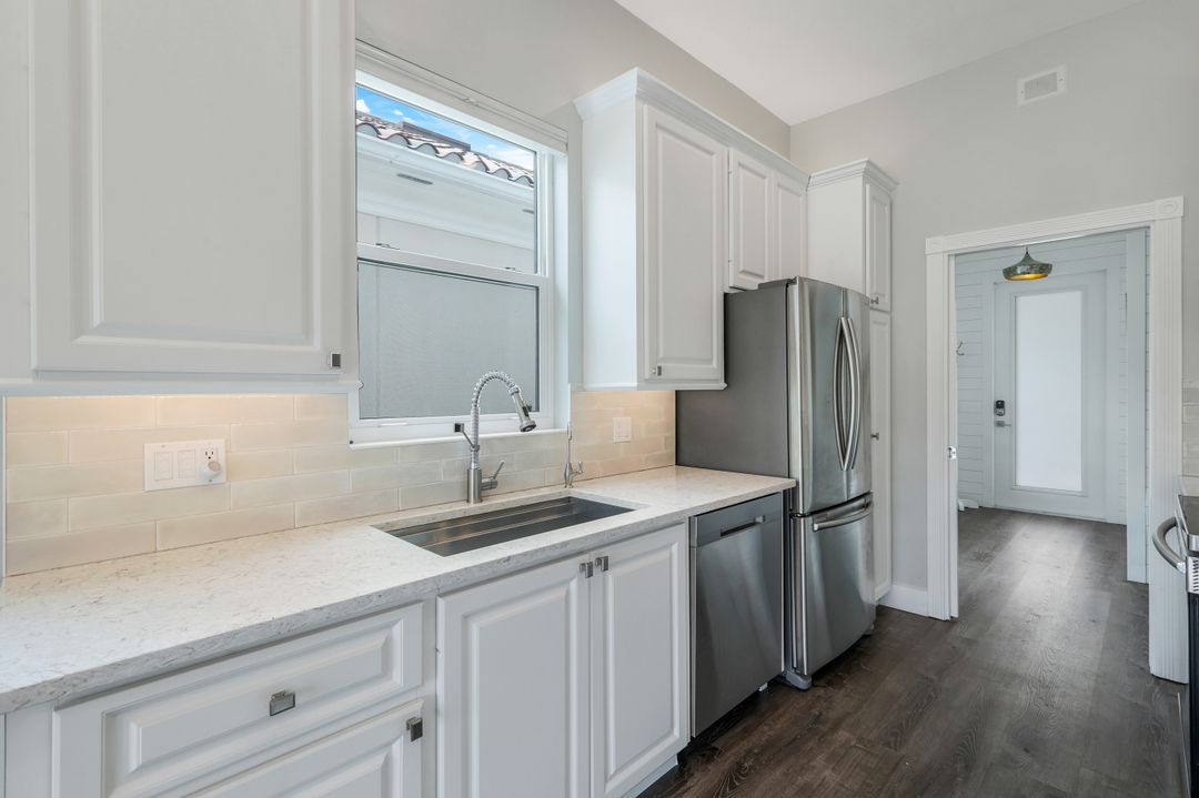 4648 Rio Poco Ct, Naples, FL 34109