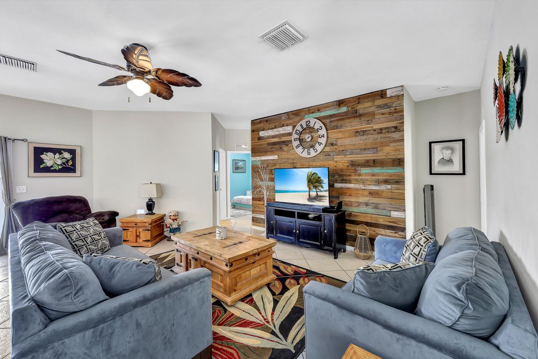 2525 39th Ave NE, Naples, FL 34120