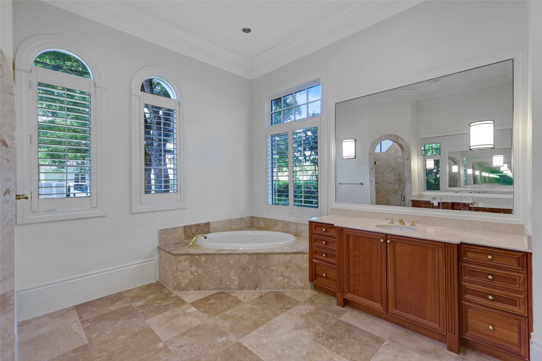1609 Chinaberry Way, Naples, FL 34105