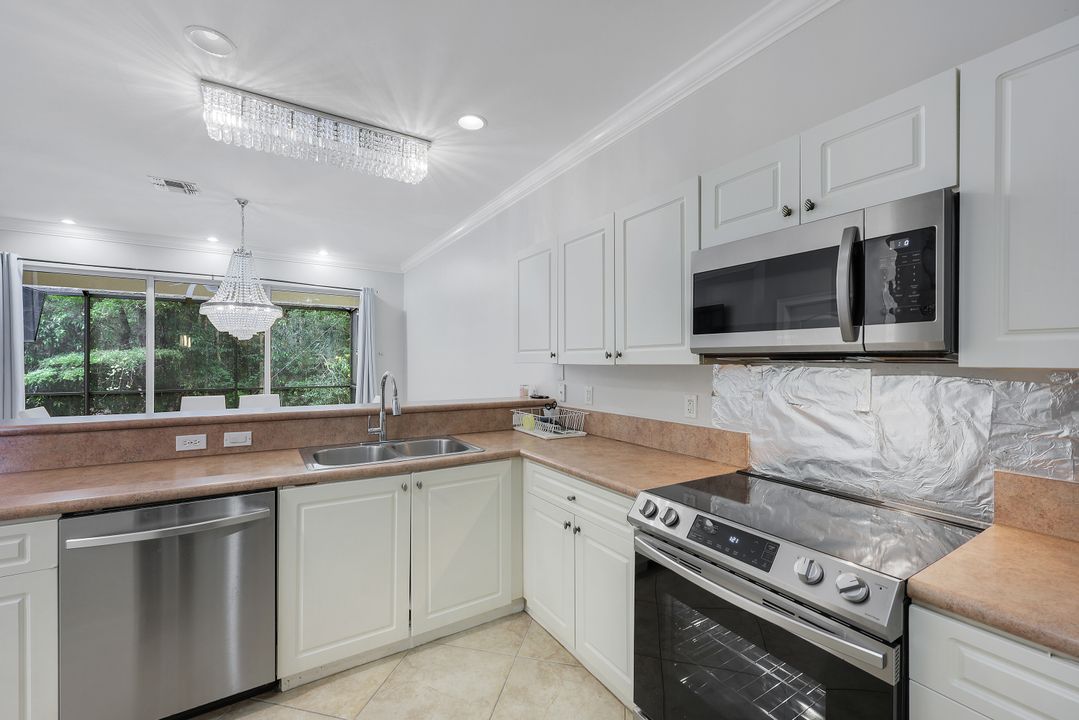 10253 S Silver Palm Dr, Estero, FL 33928