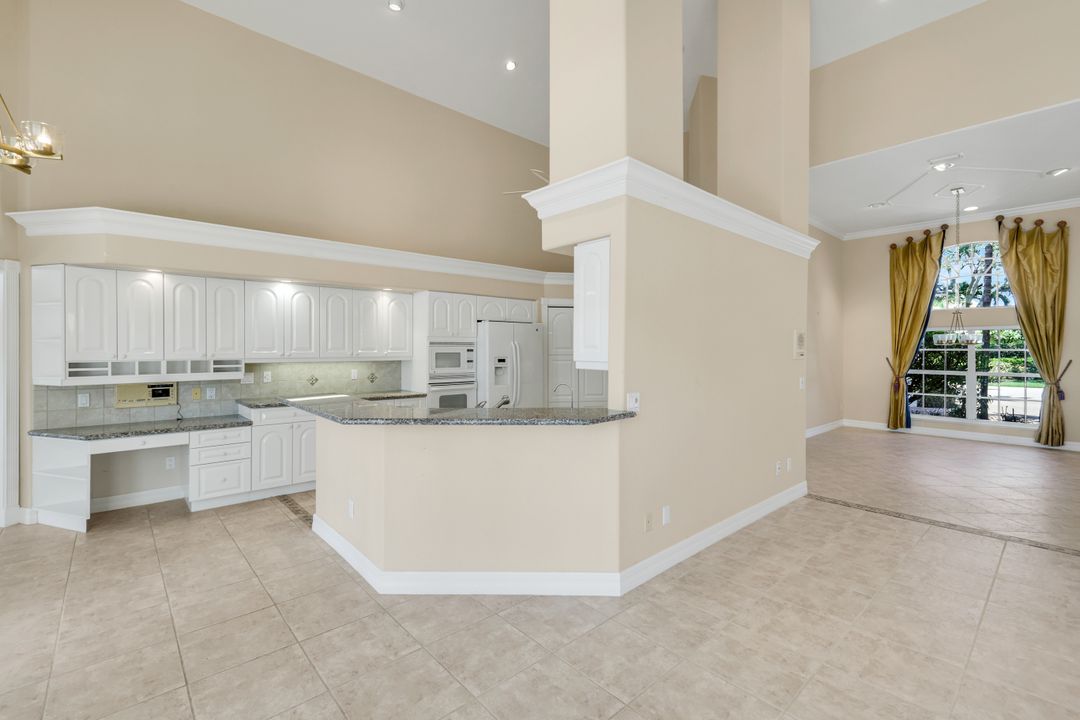 11201 Phoenix Way, Naples, FL 34119