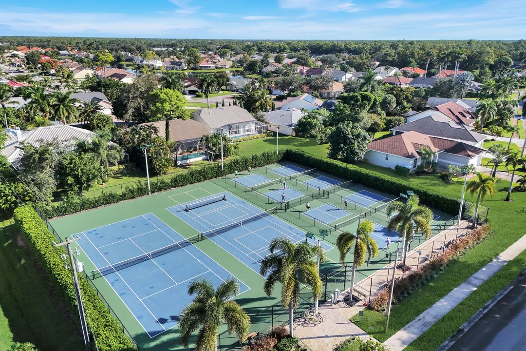 3260 W Crown Pointe Blvd #202, Naples, FL 34112