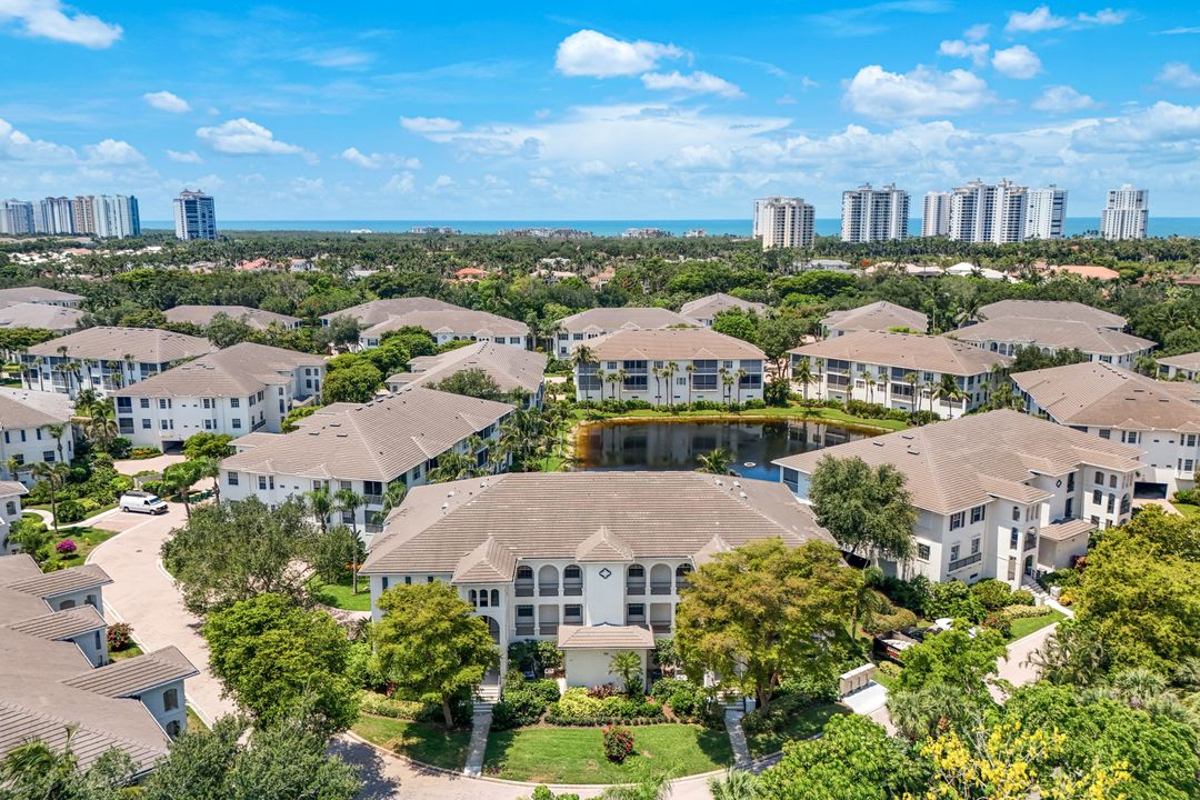 795 Bentwater Cir #202, Naples, FL 34108