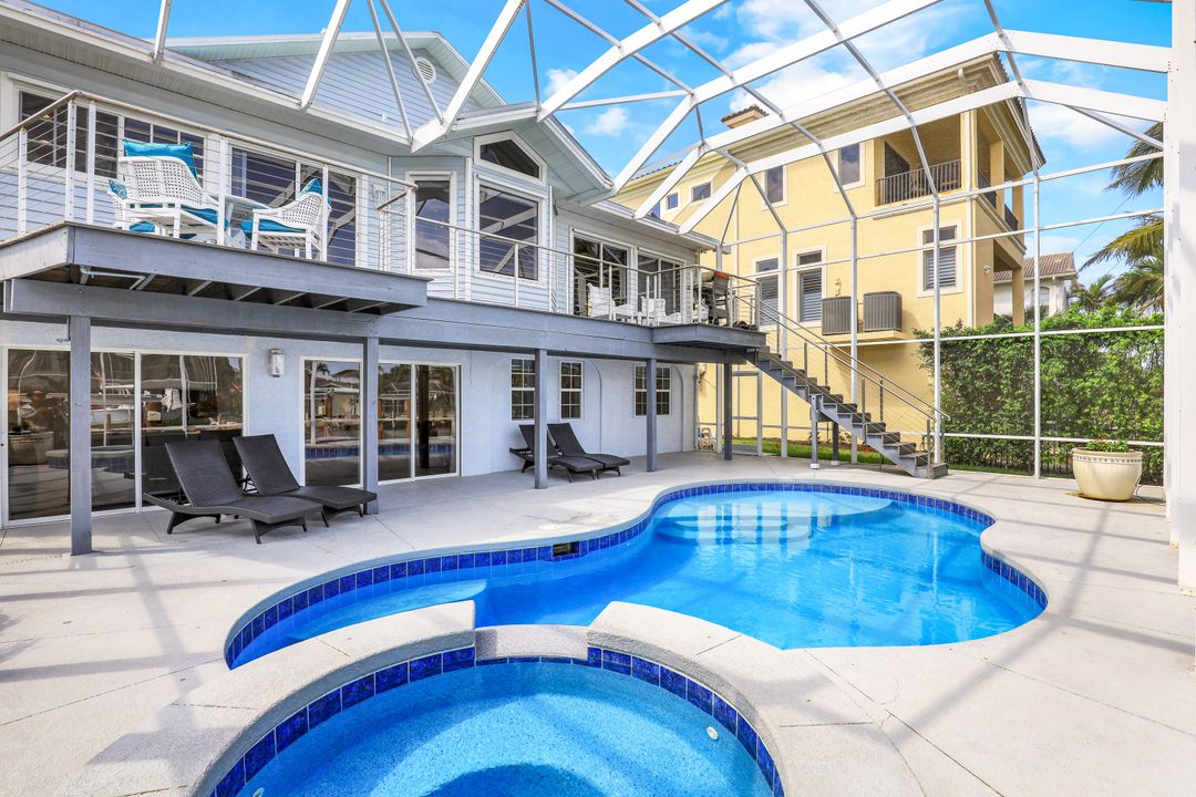 437 Tradewinds Ave, Naples, FL 34108