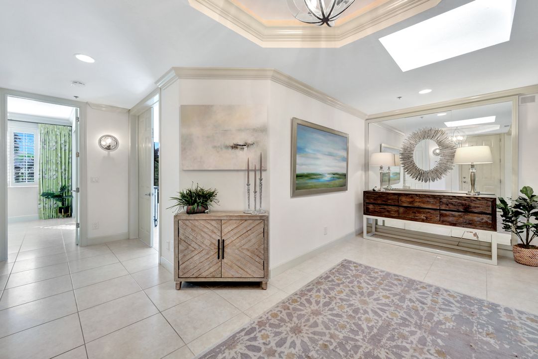 1006 5th St S, Naples, FL 34102