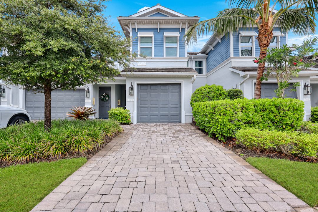 2542 Seychelles Dr #702, Naples, FL 34112