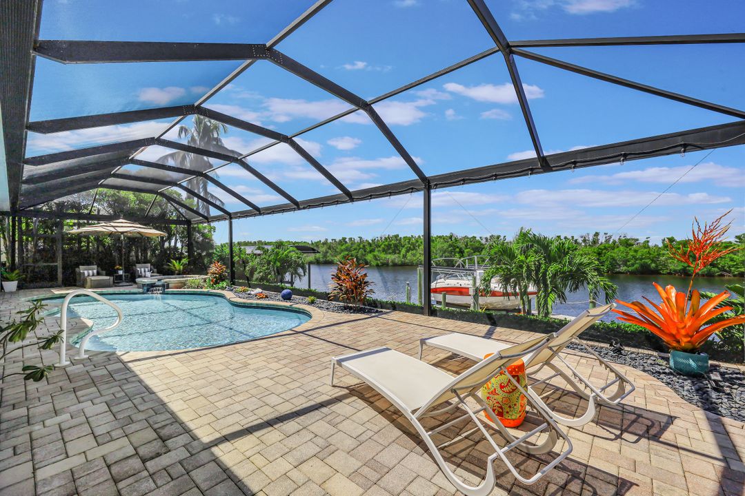 3724 Surfside Blvd, Cape Coral, FL 33914