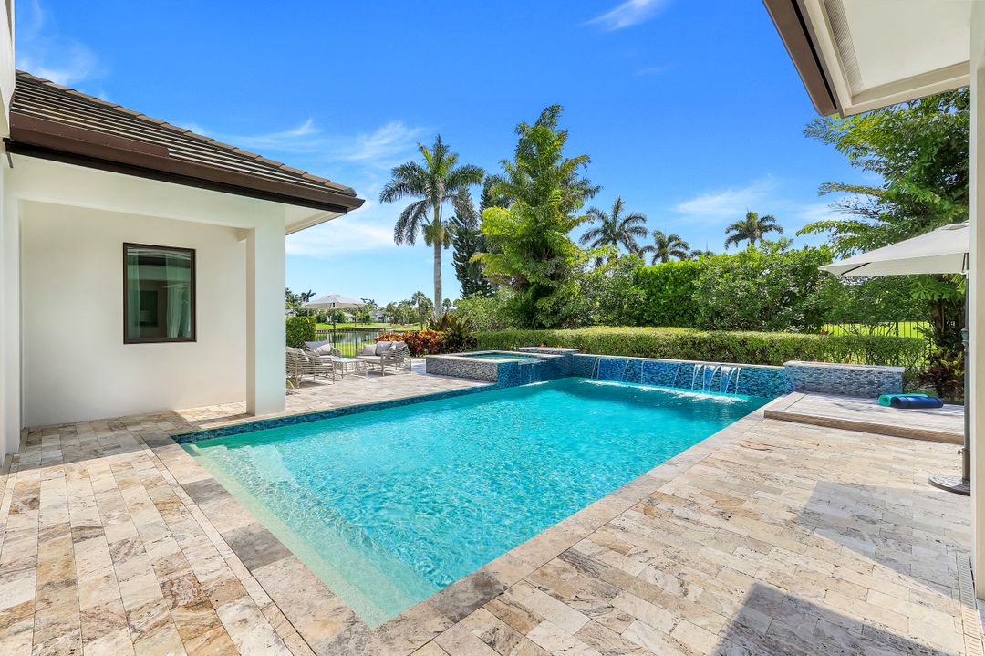 875 Wedge Dr, Naples, FL 34103