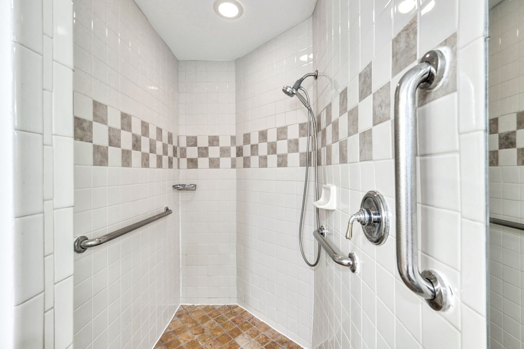 3332 White Blvd, Naples, FL 34117