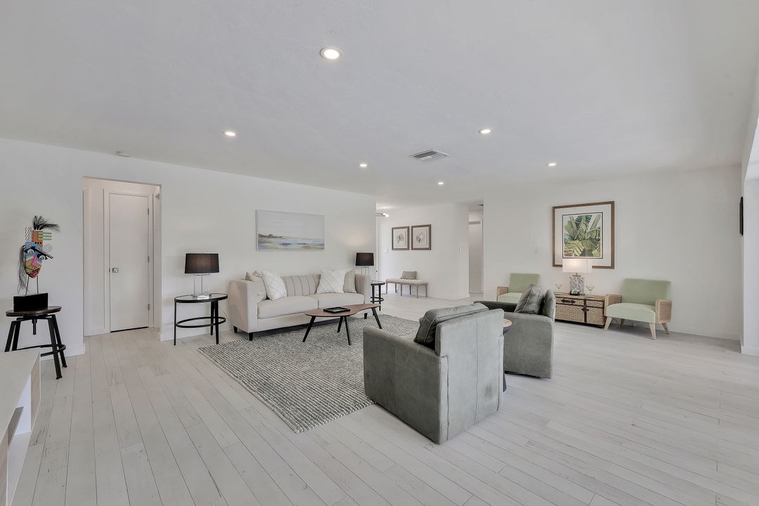 28448 Las Palmas Cir, Bonita Springs, FL 34135