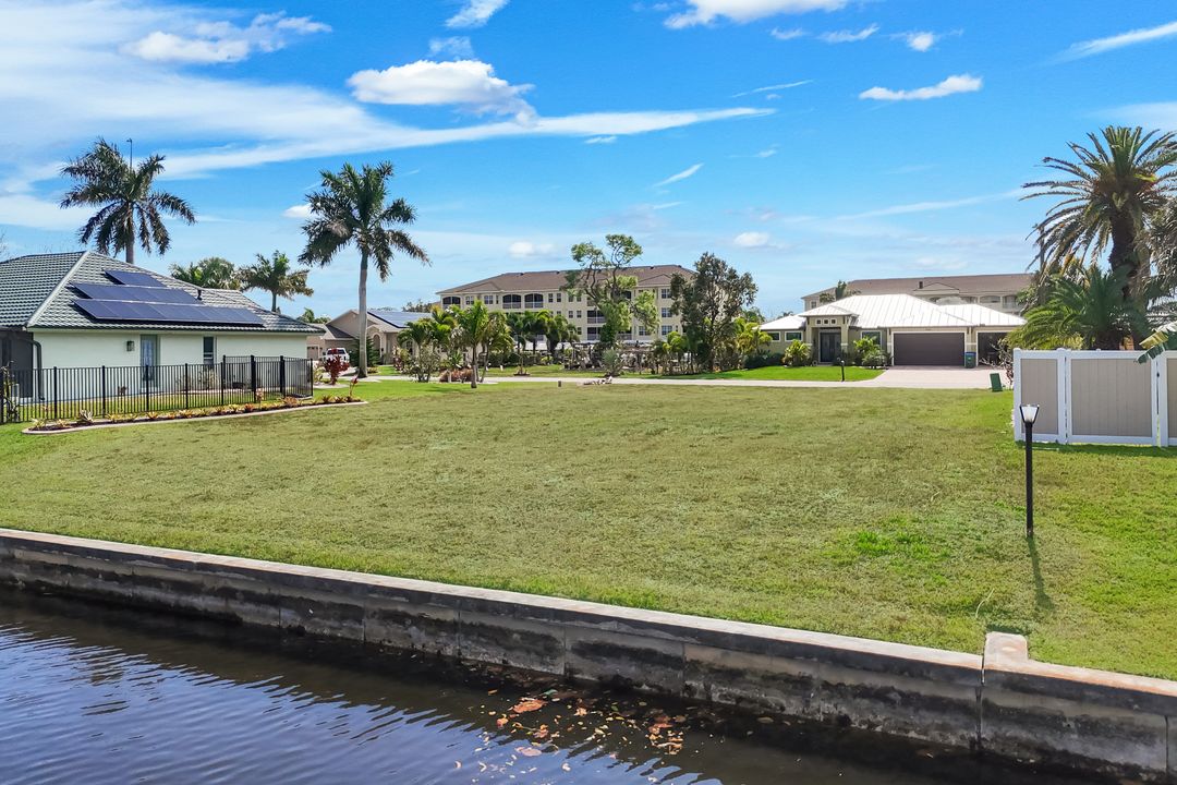 2005 Ottersrest Ln, Cape Coral, FL 33990