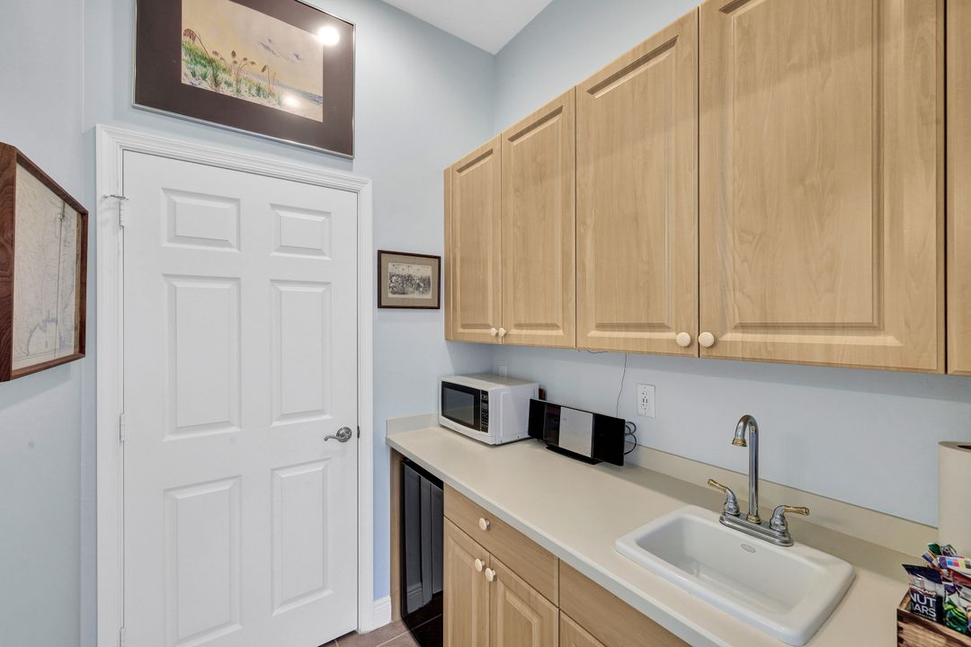 13968 Avon Park Cir, Fort Myers, FL 33912