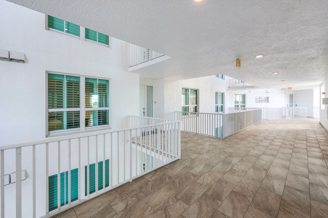 325 Dunes Blvd #604, Naples, FL 34110