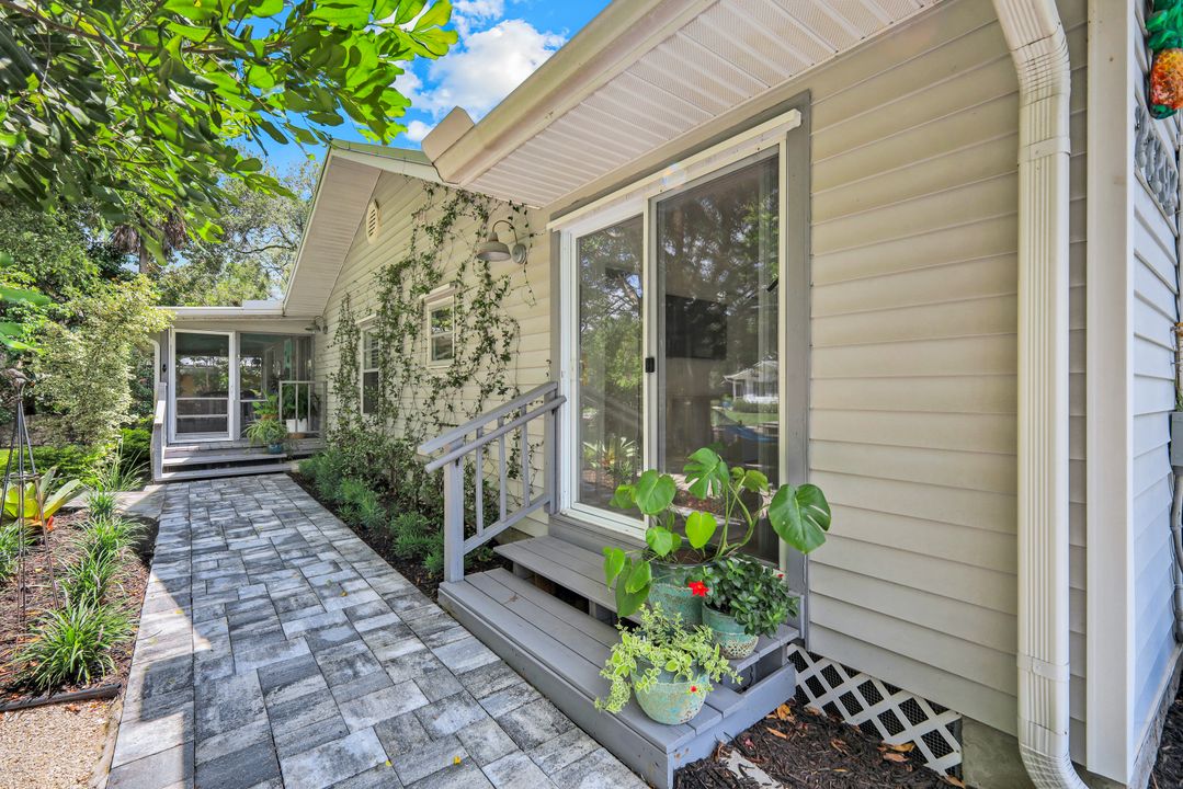 27292 East Dr, Bonita Springs, FL 34135