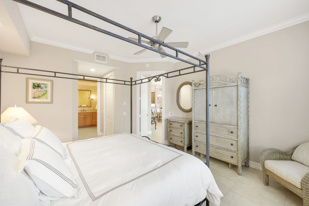 805 Bentwater Cir #101, Naples, FL 34108