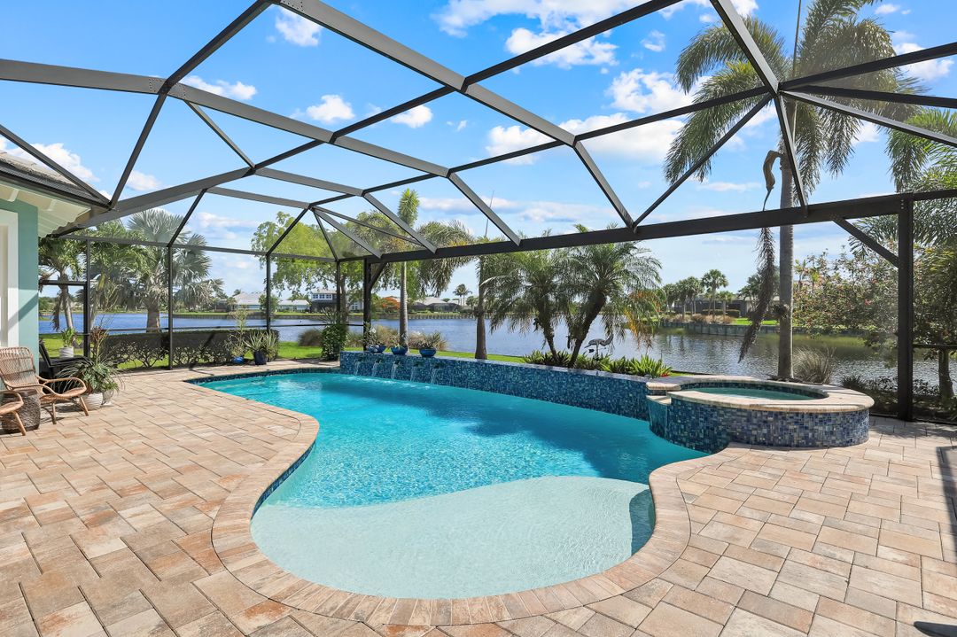 6460 Pembroke Wy, Naples, FL 34113
