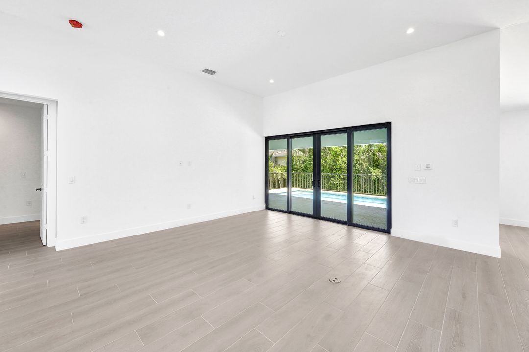 211 Clyburn St, Marco Island, FL 34145