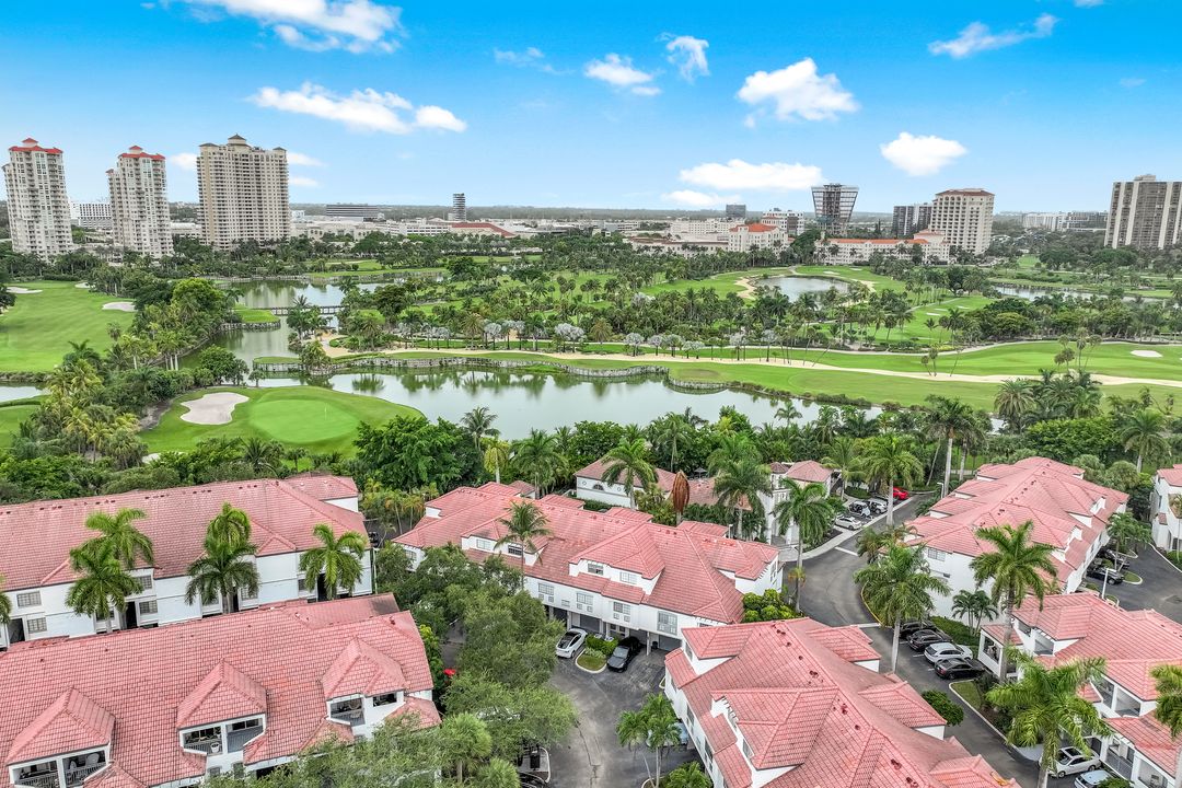 19680 E Country Club Dr, Miami, FL 33180