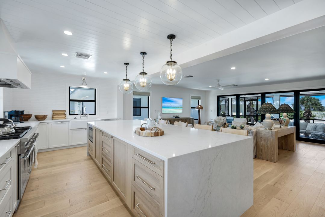 24 Beach Homes, Captiva, FL 33924