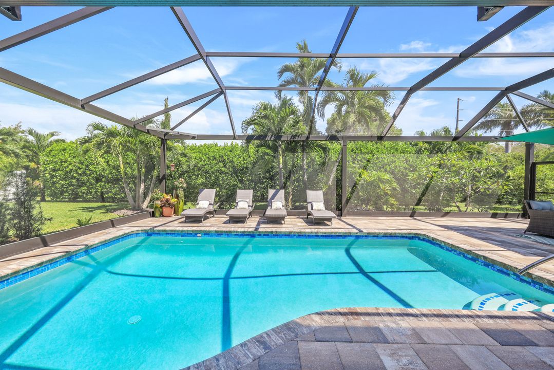 430 Cypress Way E, Naples, FL 34110