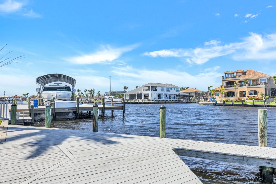 5205 Savoy Ct, Cape Coral, FL 33904