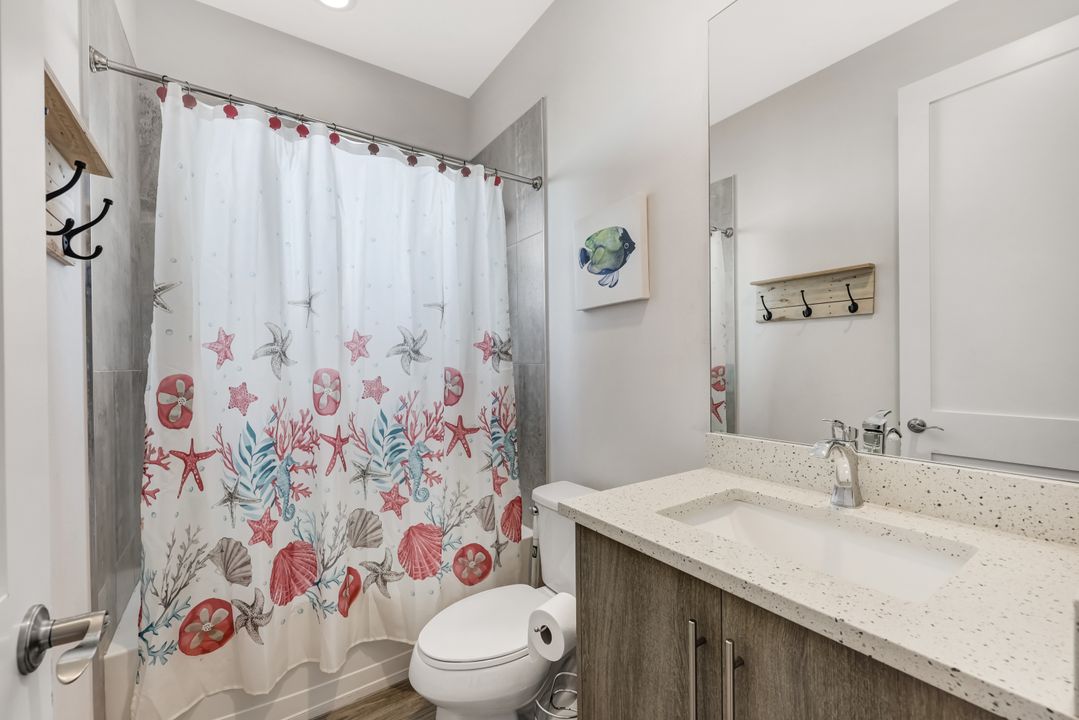 109 W Hilo St, Naples, FL 34113