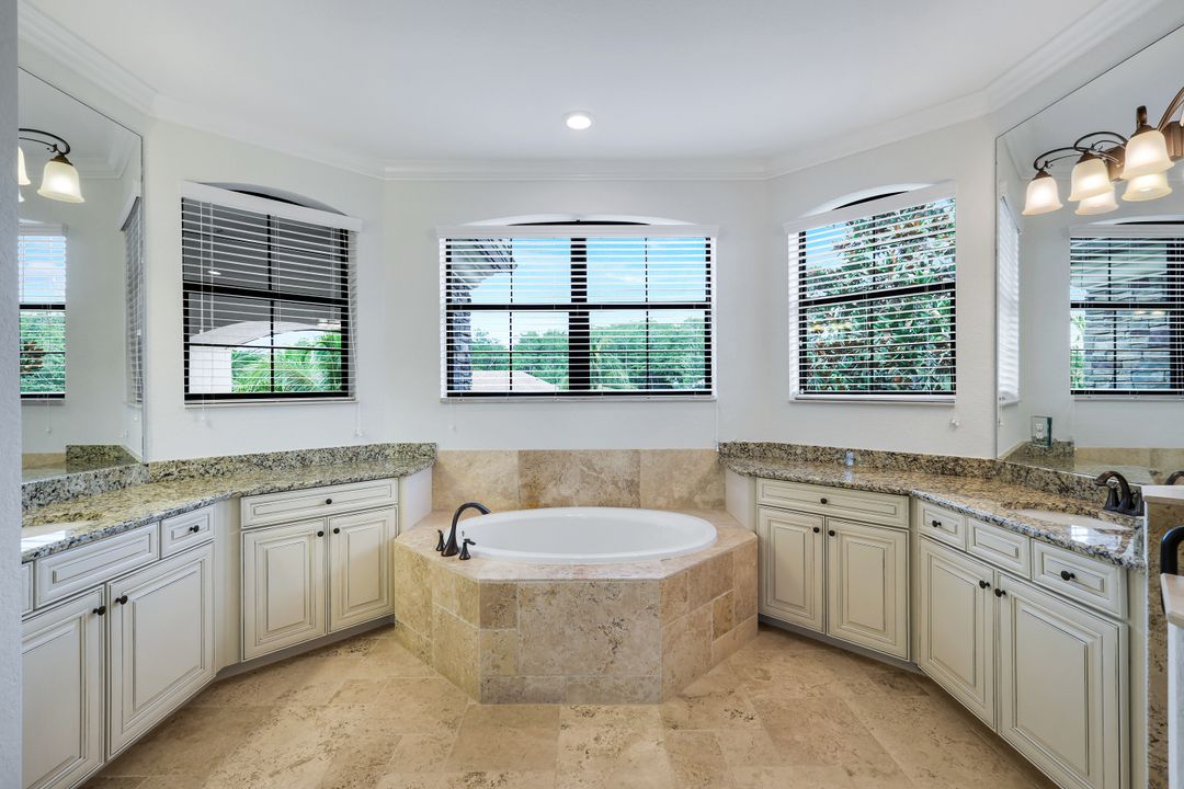 28647 Lisburn Ct, Bonita Springs, FL 34135