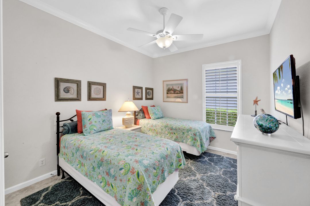 16208 Parque Ln, Naples, FL 34110