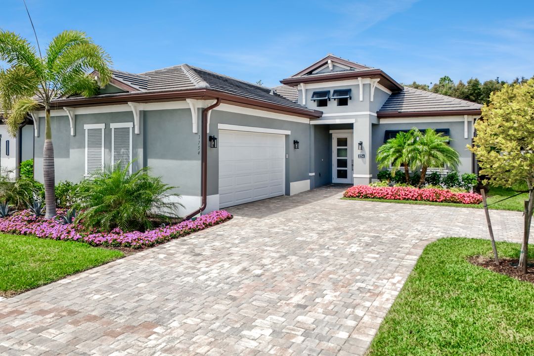 3754 Sapphire Cv Cir, Naples, FL 34114