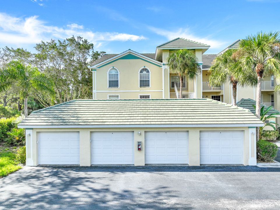 15465 Cedarwood Ln #7-202, Naples, FL 34110
