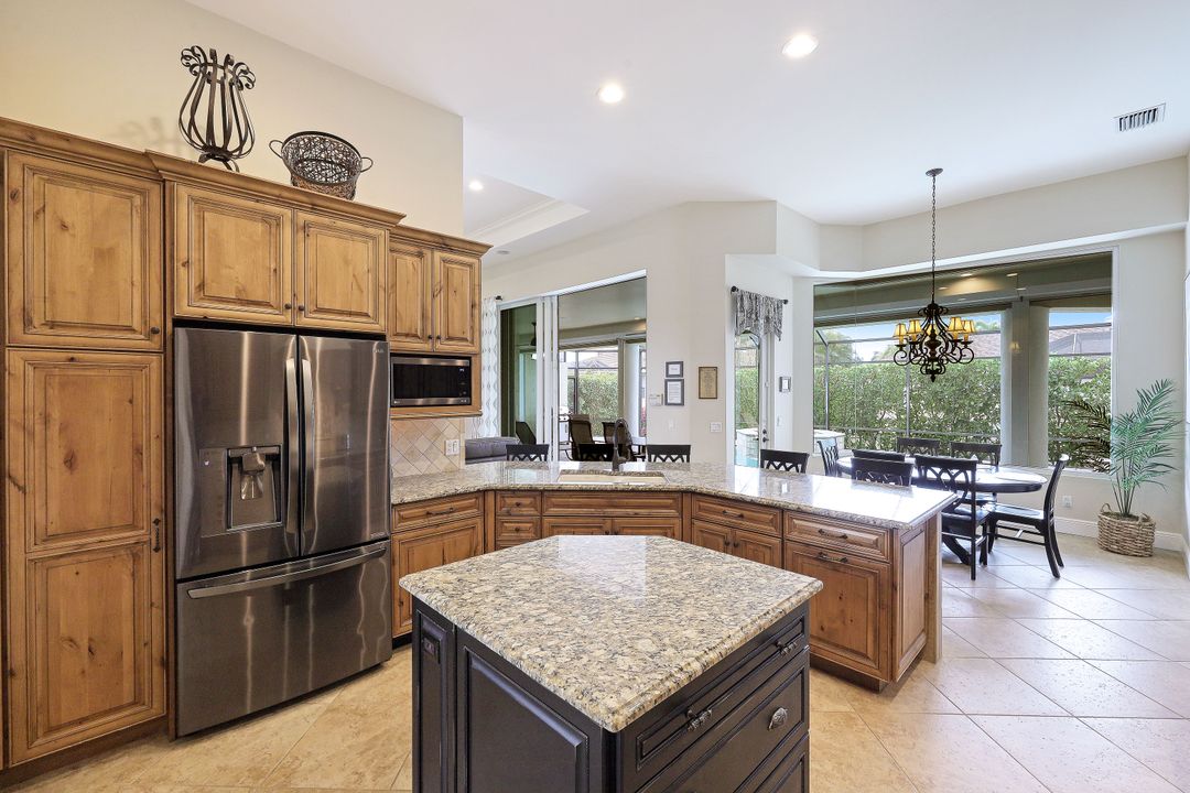 650 Amber Dr, Marco Island, FL 34145