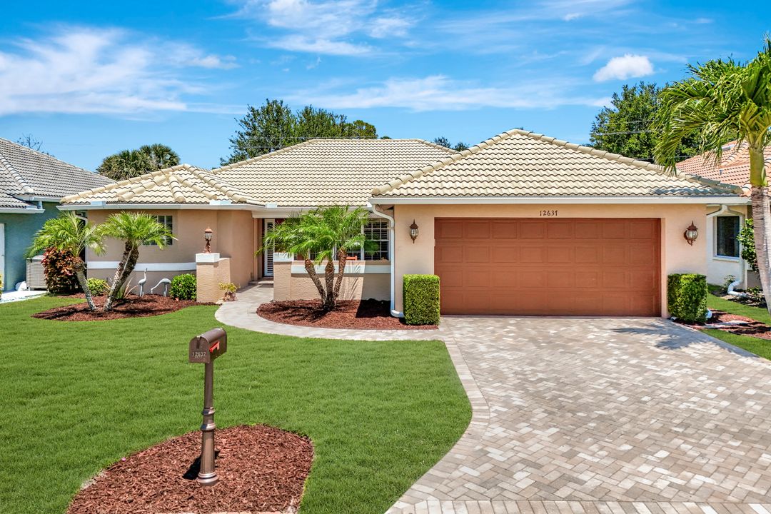12637 Hunters Ridge Dr, Bonita Springs, FL 34135