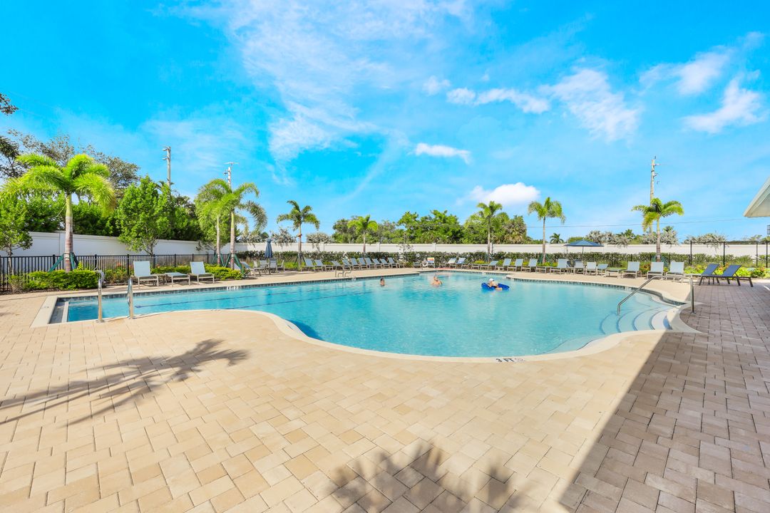 1114 Tranquil Brk Dr, Naples, FL 34114