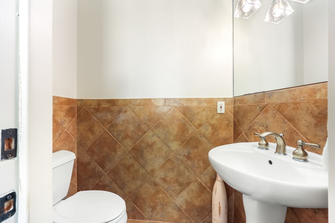 466 Clifton Ct, Marco Island, FL 34145