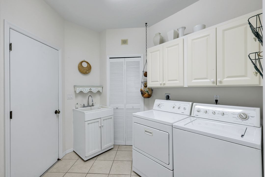 16111 Forest Oaks Dr, Fort Myers, FL 33908