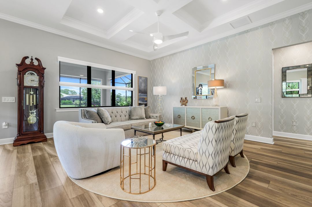 9721 Everglades Dr, Naples, FL 34120