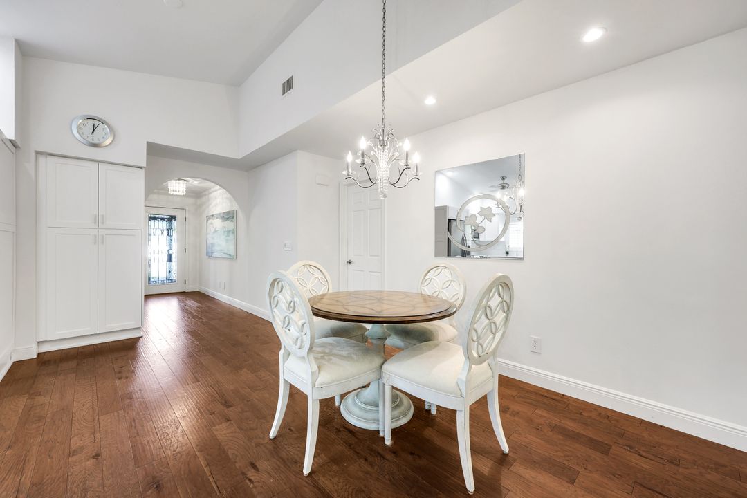 574 102nd Ave N, Naples, FL 34108