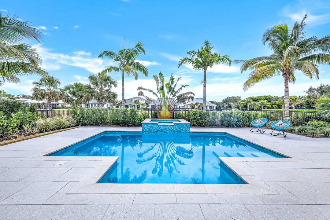 16724 Enclave Cir, Naples, FL 34110